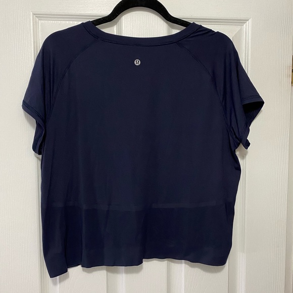 Lululemon Final Lap Short Sleeve - Picture 4 of 5